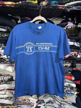 Vintage 70s USA Independence CV-62 Naval Ship Shirt Size Large